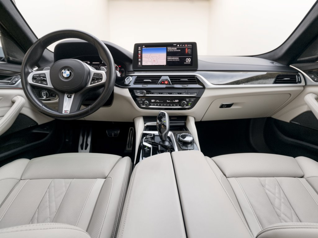Certified 2023 BMW M550i xDrive w/ Executive Package AWD/4WD image 17