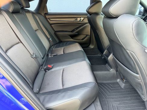 Used 2018 Honda Accord Sport image 13