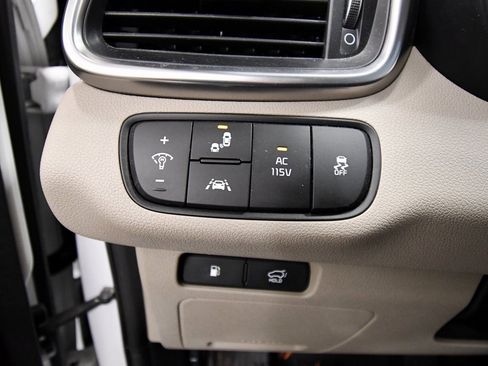 Used 2017 Kia Sorento EX w/ EX Advanced Touring Package image 19