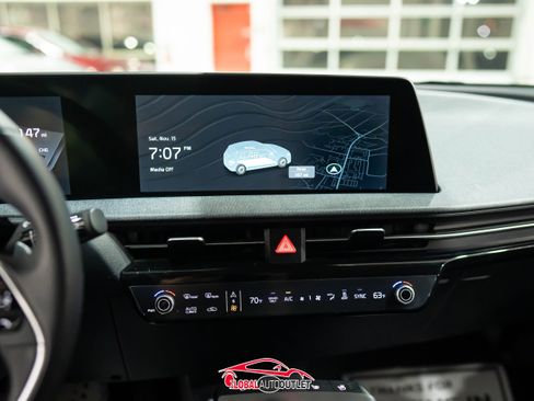 Used 2022 Kia EV6 Wind image 31