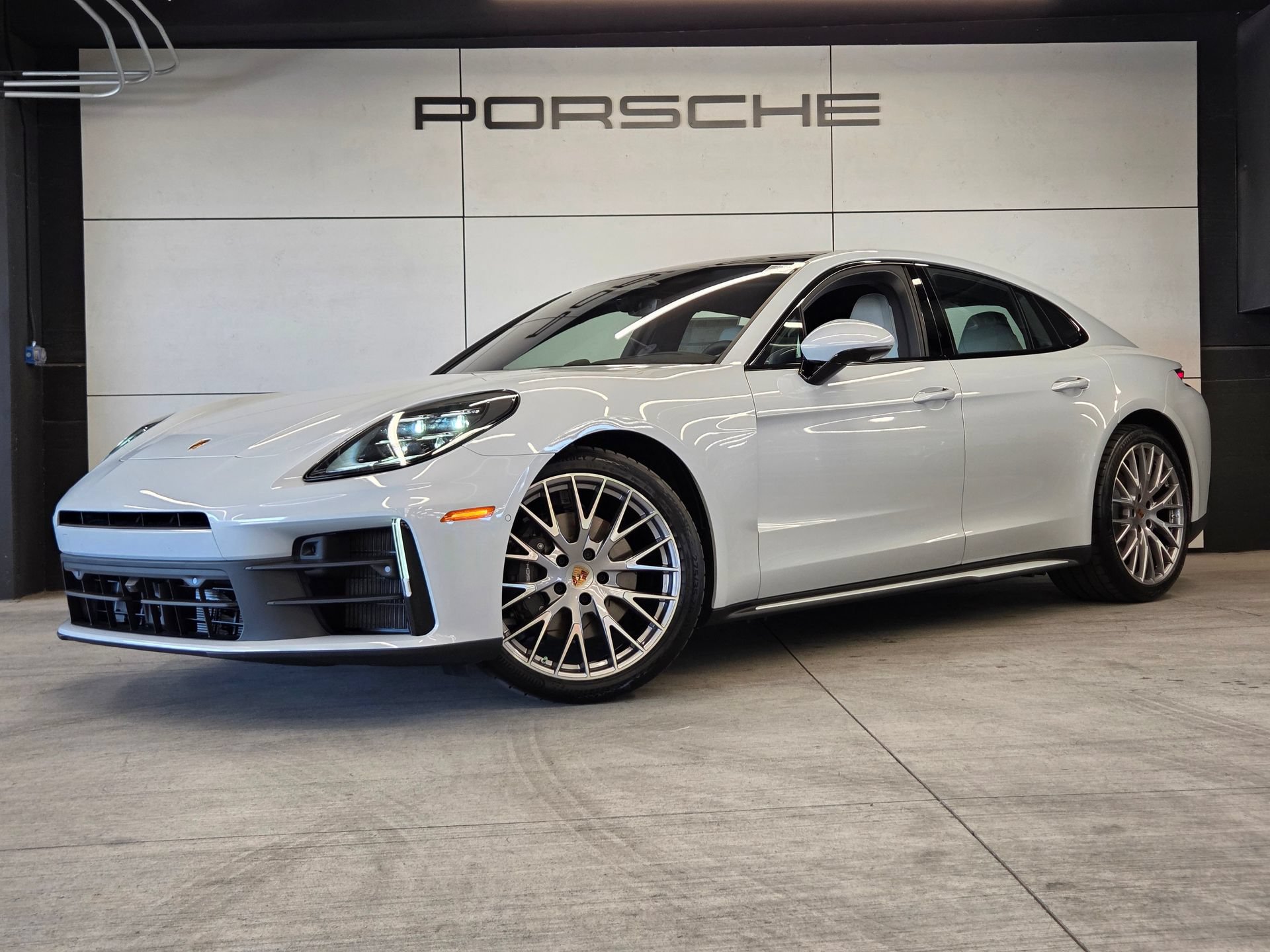 New 2026 Porsche Panamera 4 AWD/4WD image 1