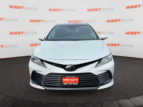 Used 2022 Toyota Camry XLE image 8