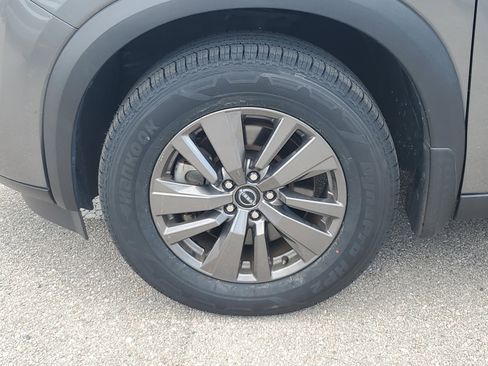 Used 2024 Nissan Pathfinder S image 10