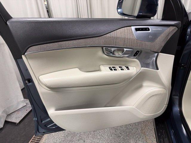 Used 2022 Volvo XC90 T8 Inscription AWD/4WD image 21