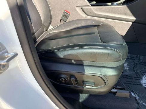 Used 2023 Jeep Grand Cherokee 4WD 4xe image 13