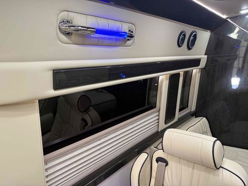 Used 2017 Mercedes-Benz Sprinter 3500 image 75