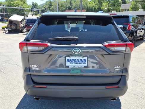 Used 2021 Toyota RAV4 XLE Premium AWD/4WD image 5