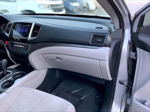 Used 2017 Honda Pilot EX image 18