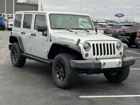 Used 2012 Jeep Wrangler Unlimited Rubicon w/ Connectivity Group image 2