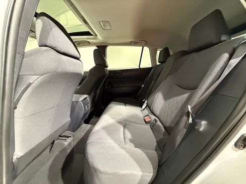 Certified 2022 Toyota Corolla Cross LE w/ Moonroof Package AWD/4WD image 20