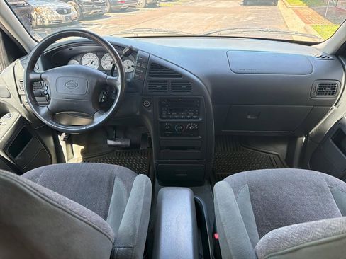 Used 2001 Nissan Quest SE FWD image 27