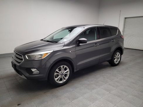 Used 2017 Ford Escape SE FWD image 2