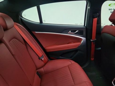 Used 2025 Genesis G70 2.5T image 25