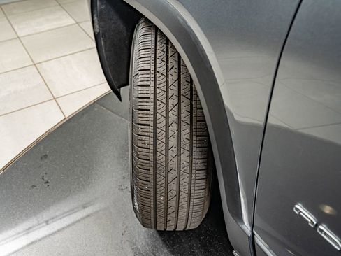 Used 2020 GMC Acadia SLT FWD image 41