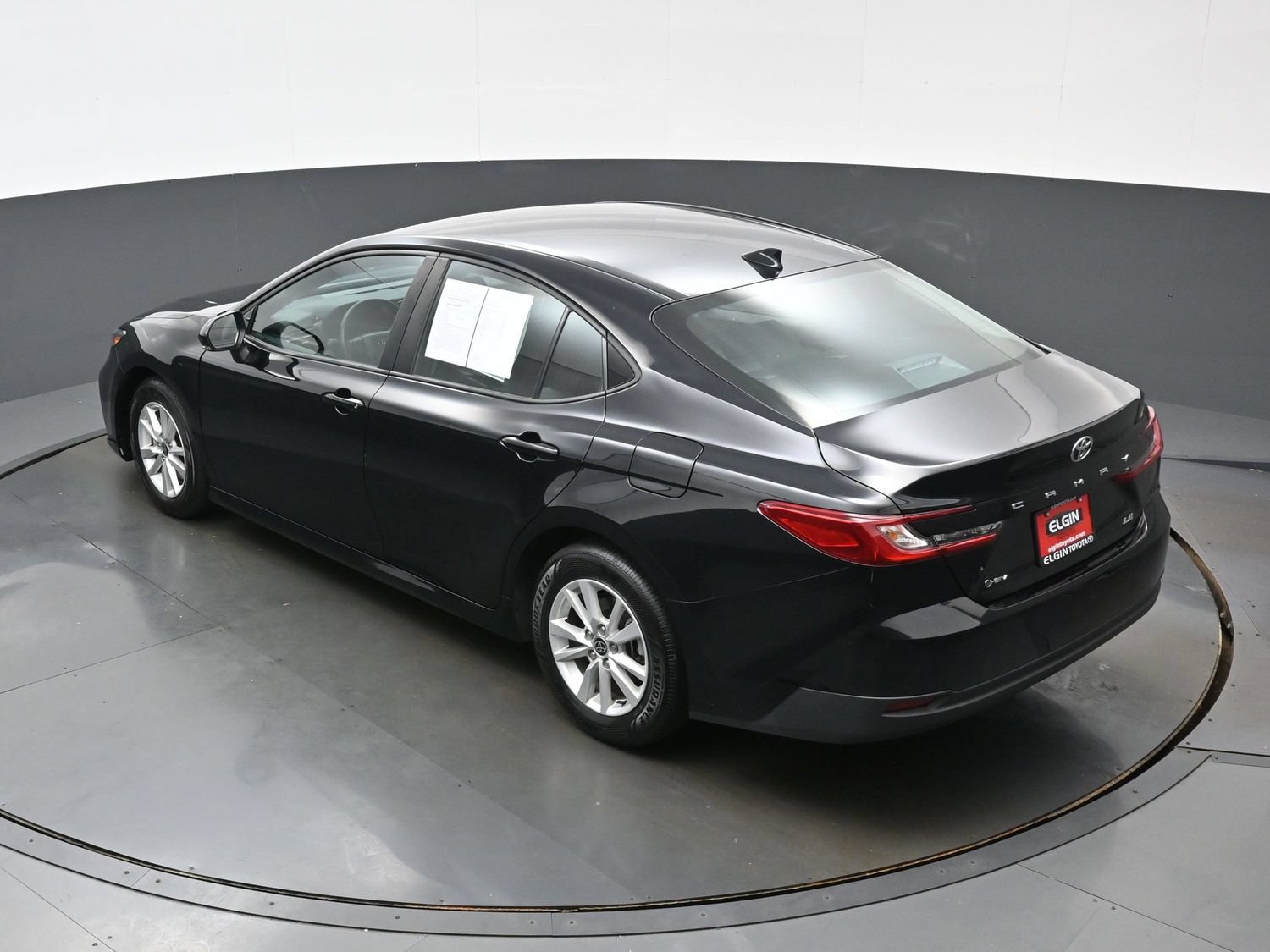 Used 2025 Toyota Camry LE FWD image 38
