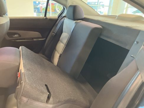 Used 2015 Chevrolet Cruze LS image 23