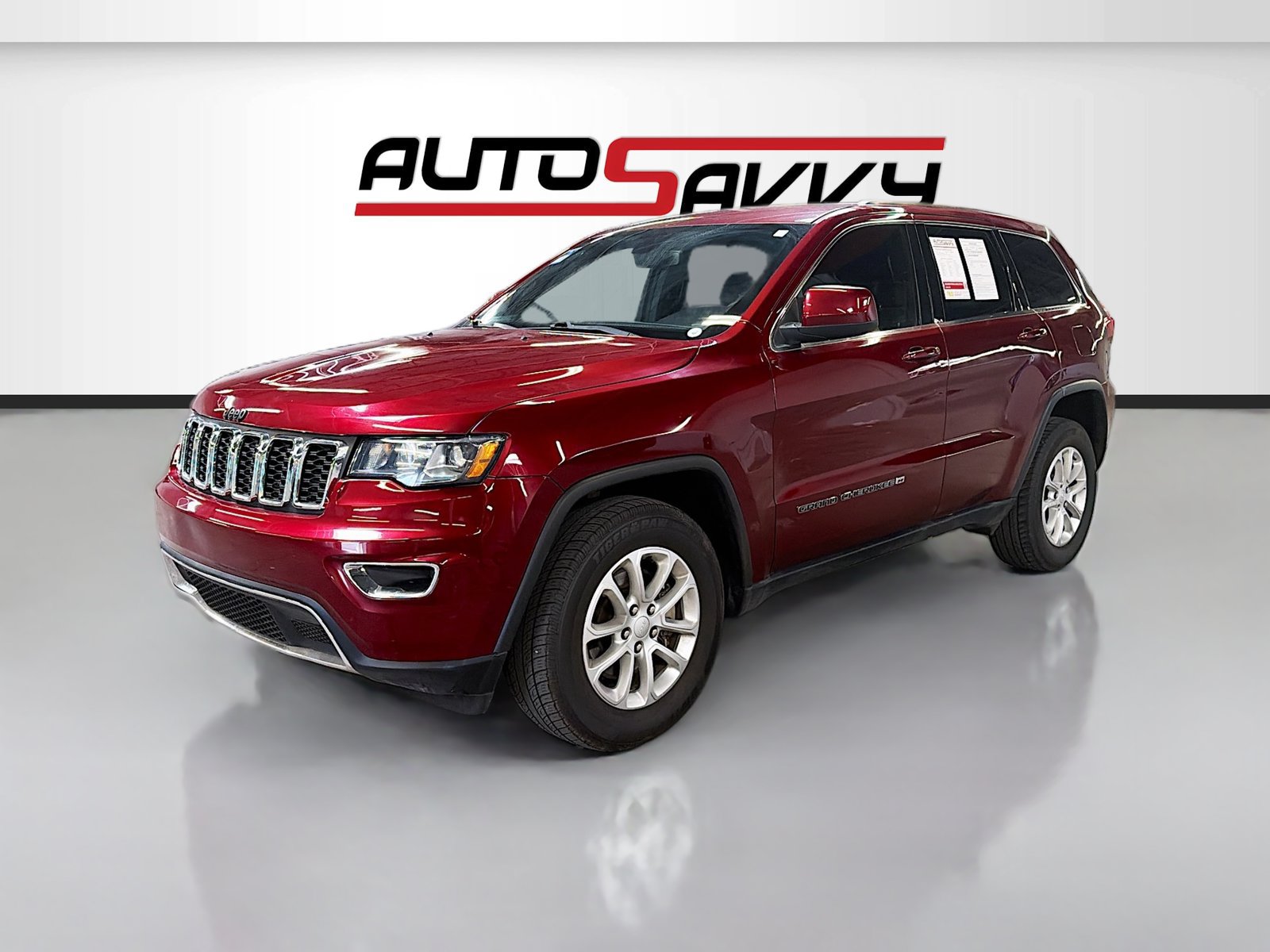 Used 2022 Jeep Grand Cherokee Laredo X AWD/4WD image 3