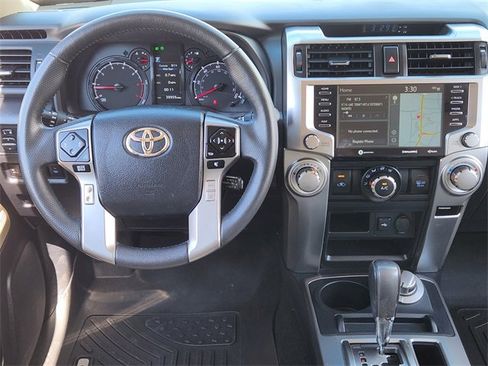 Used 2022 Toyota 4Runner SR5 Premium image 27
