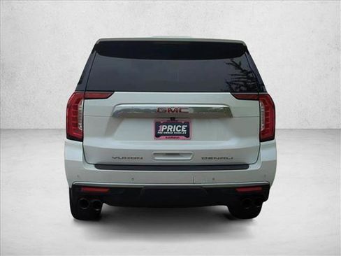 Used 2022 GMC Yukon XL Denali image 8