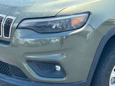 Used 2019 Jeep Cherokee Latitude w/ Popular Appearance Group AWD/4WD image 11