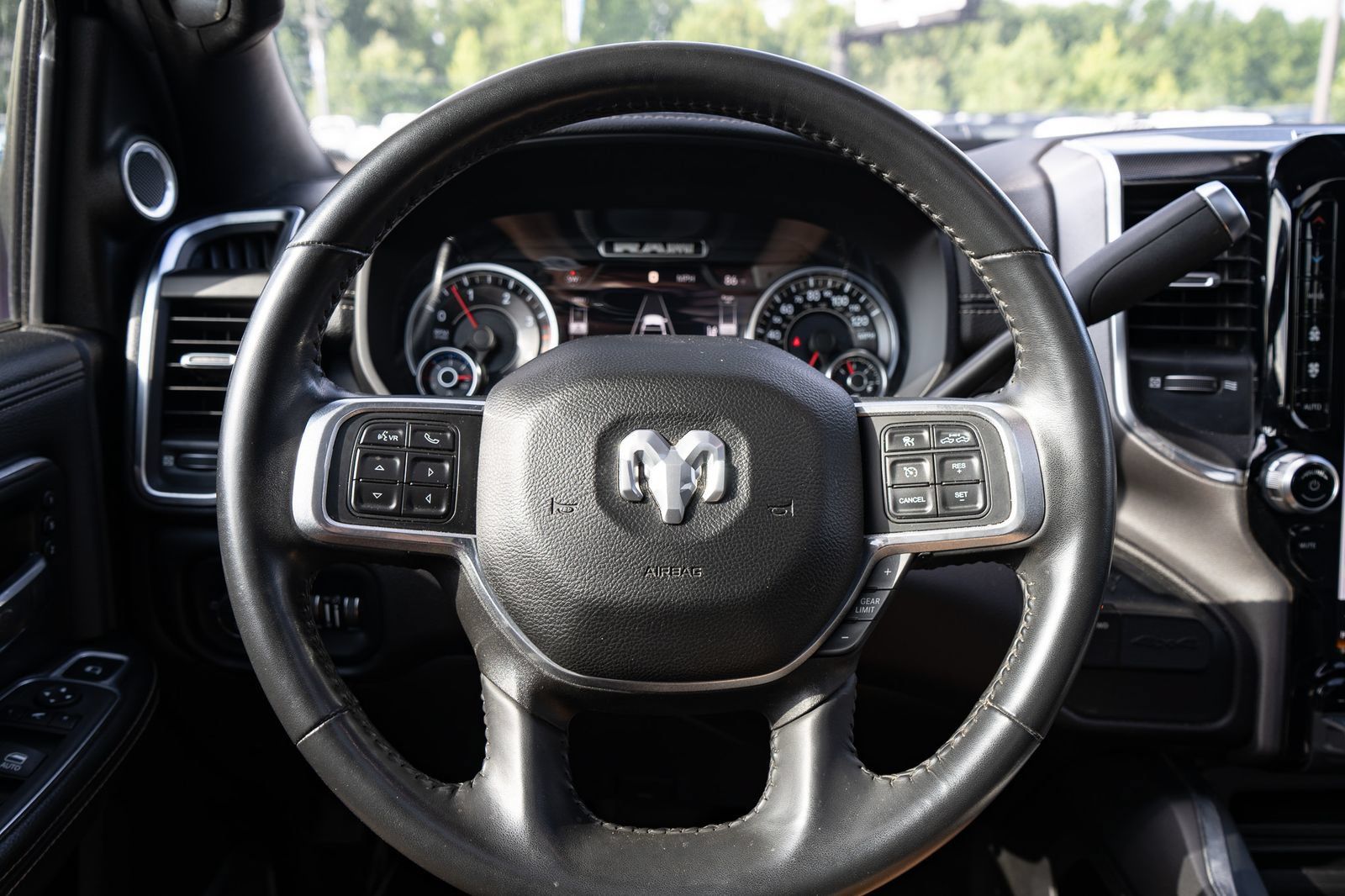 Used 2022 RAM 3500 Laramie AWD/4WD image 29