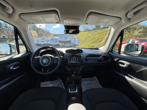 Used 2019 Jeep Renegade Altitude w/ Quick Order Package 2XM image 27