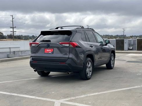 Used 2022 Toyota RAV4 LE w/ Carpet Mat Package (TMS) AWD/4WD image 33