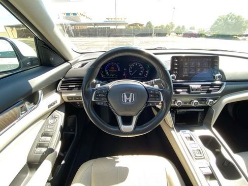 Used 2021 Honda Accord Touring image 17