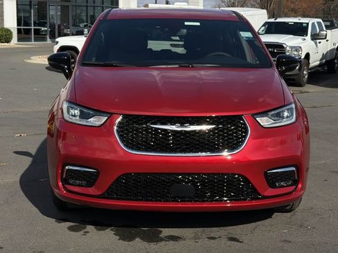 New 2026 Chrysler Pacifica Select image 15