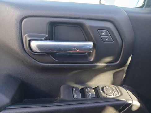 Used 2023 Chevrolet Silverado 1500 Custom image 14