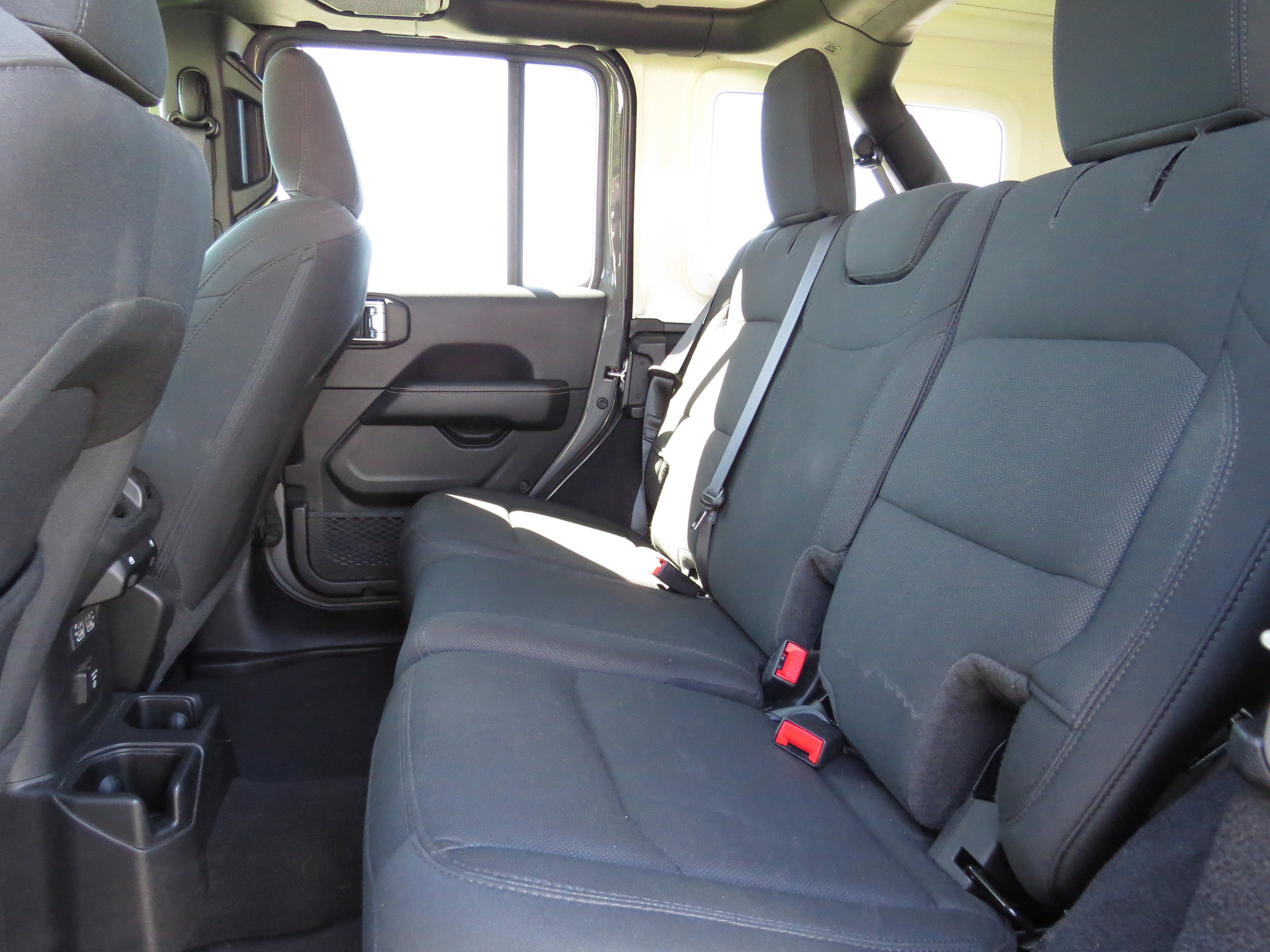 Used 2023 Jeep Wrangler Unlimited Sahara w/ Dual Top Group AWD/4WD image 11