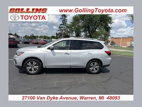 Used 2019 Nissan Pathfinder SL FWD image 1