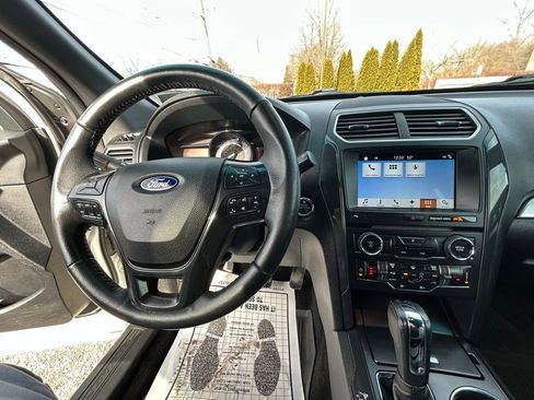 Certified 2017 Ford Explorer XLT w/ Equipment Group 202A image 24