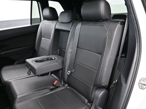 Used 2020 Volkswagen Tiguan SE R-Line image 30