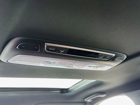 Used 2023 Kia Telluride EX w/ EX Captain's Chair Package image 30