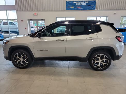 Used 2024 Jeep Compass Limited AWD/4WD image 8