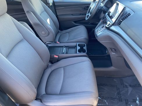Used 2022 Honda Odyssey EX image 9