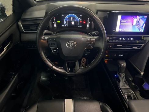 Used 2025 Toyota Camry SE FWD image 15
