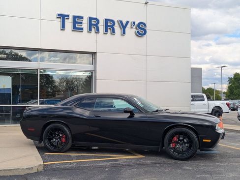 Used 2009 Dodge Challenger R/T RWD image 2