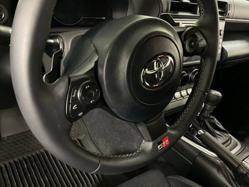 Used 2025 Toyota GR86 Premium image 19