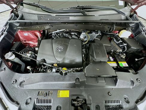 Used 2017 Toyota Highlander XLE image 35