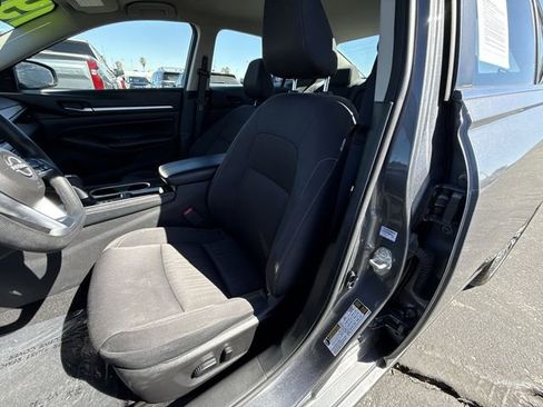 Used 2023 Nissan Altima 2.5 SV image 10