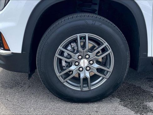 Used 2025 GMC Acadia Elevation AWD/4WD image 9