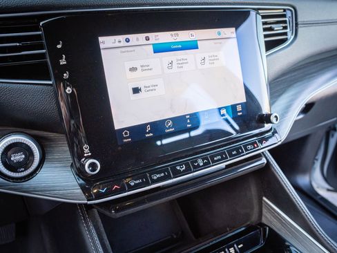 Used 2024 Jeep Wagoneer L Series II w/ Flexible Seating Group image 20