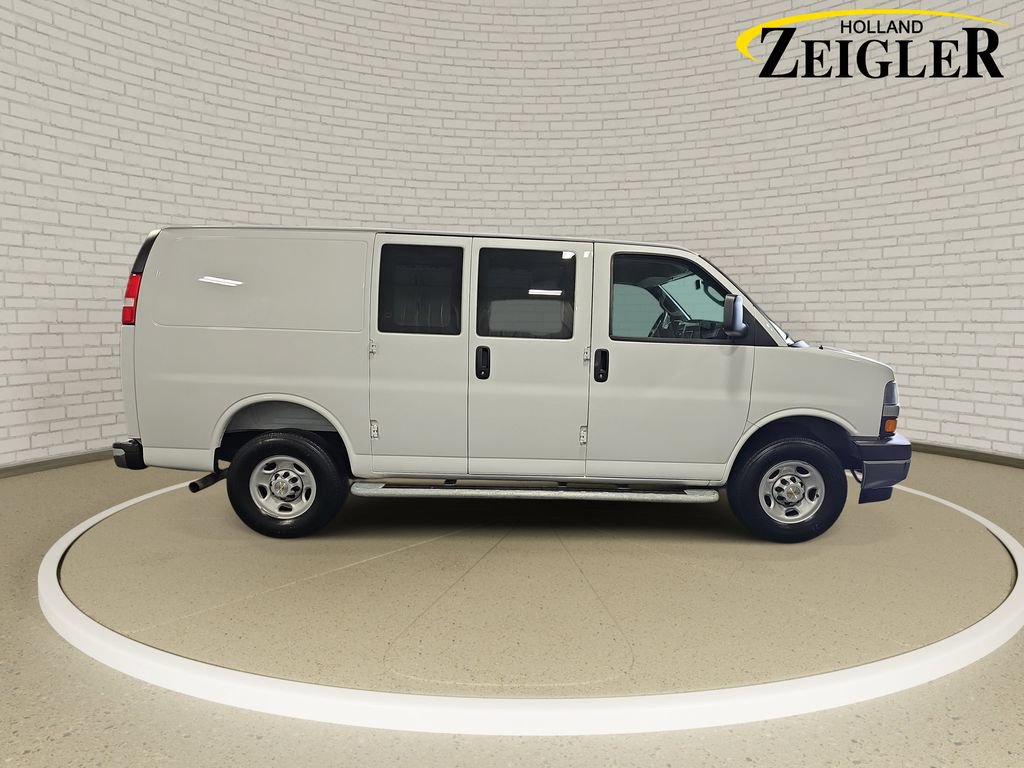 Used 2025 Chevrolet Express 2500 w/ Driver Convenience Package RWD image 4