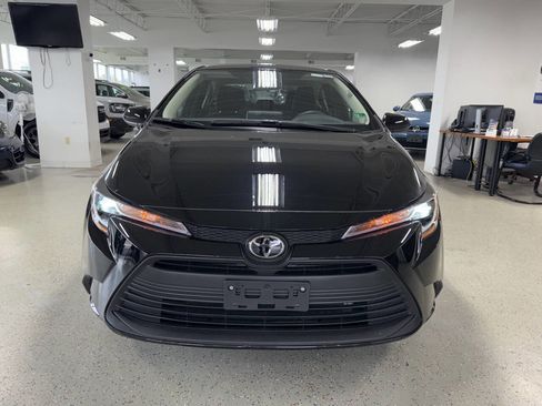 Used 2025 Toyota Corolla LE image 1