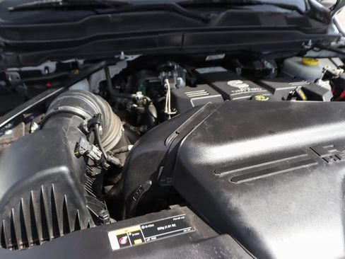 Used 2024 RAM 3500 Big Horn AWD/4WD image 13