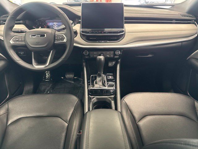 Used 2024 Jeep Compass Limited AWD/4WD image 2
