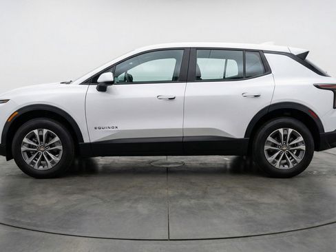 Used 2025 Chevrolet Equinox LT FWD image 5