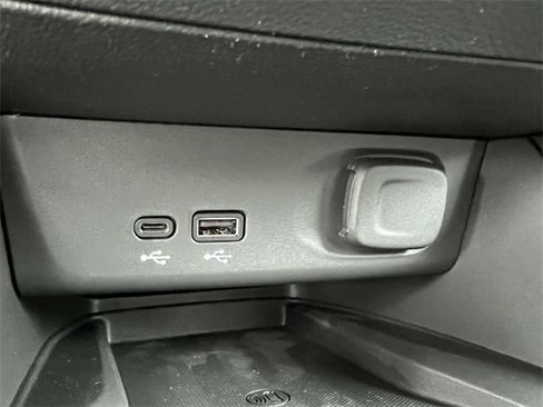 Used 2025 Buick Envista Preferred w/ Convenience I Package image 26